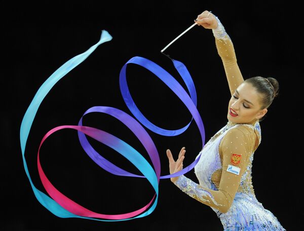 Rusa Kanáeva gana cinco oros en el Mundial de gimnasia rítmica - Sputnik Mundo