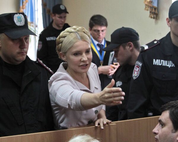 Tribunal de Kiev condena a Yulia Timoshenko a 7 años de prisión - Sputnik Mundo