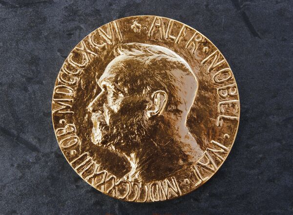Los estadounidenses Thomas J. Sargent y Christopher A. Sims ganan el Nobel de Economía de 2011 - Sputnik Mundo