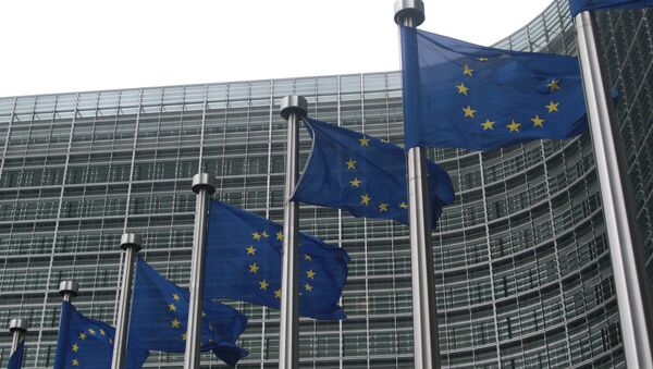 Comisión Europea recomienda iniciar negociaciones para el ingreso de Serbia en la UE - Sputnik Mundo