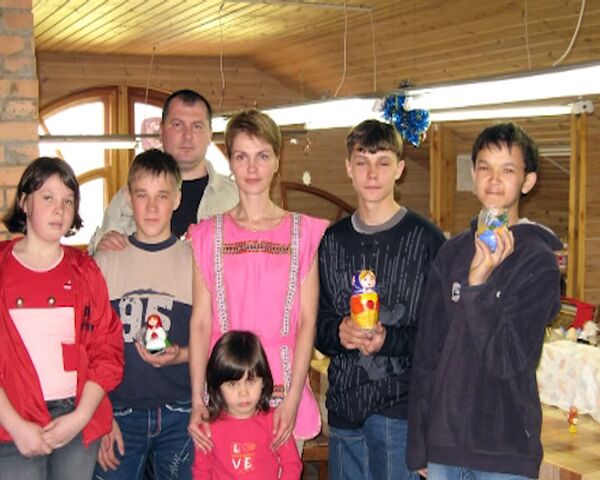 Empresario ruso da cobijo a 60 niños  - Sputnik Mundo