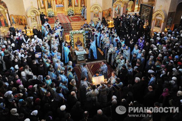 El Cinturón de la Virgen traído por primera vez a Rusia para la veneración de los fieles - Sputnik Mundo
