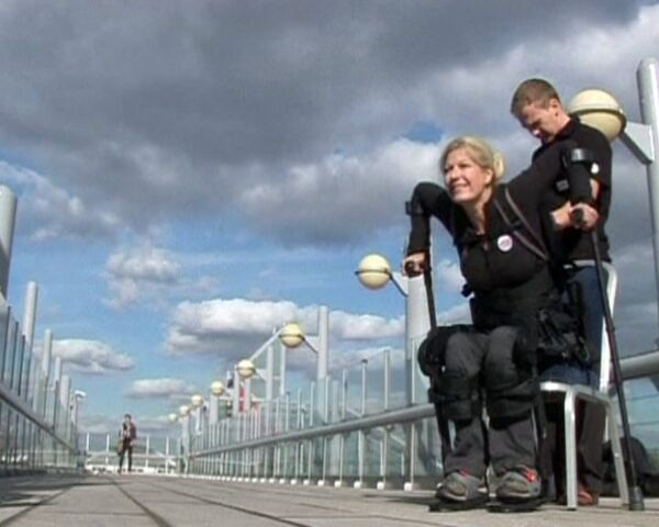 El traje que devuelve la movilidad a discapacitados - Sputnik Mundo