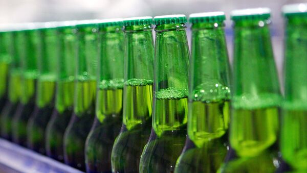 El consumo de la cerveza en el mundo puede llegar a 200 millones de litros, según investigaciones - Sputnik Mundo