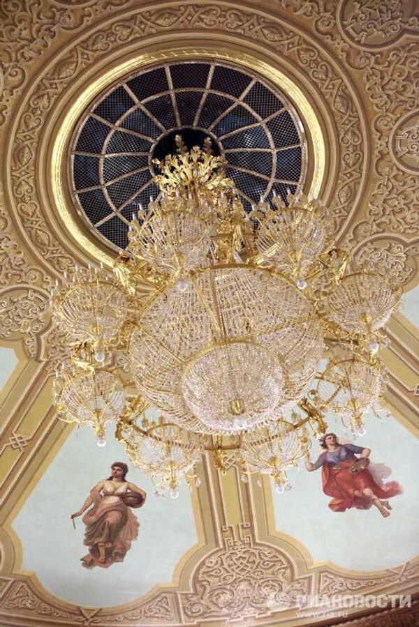 Reconstrucción del Bolshoi, desde secretos subterráneos hasta la corona de laurel de Apolo - Sputnik Mundo