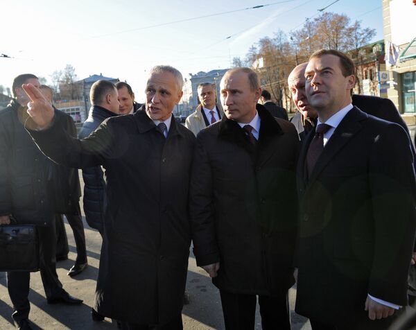 Presidente de Rusia, Dmitri Medvédev y Jefe del Gobierno, Vladímir Putin en Nizhni Nóvgorod - Sputnik Mundo
