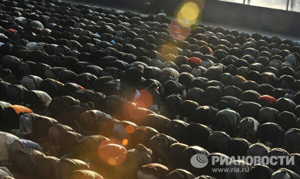 Musulmanes de Rusia celebran la Fiesta del Sacrificio - Sputnik Mundo