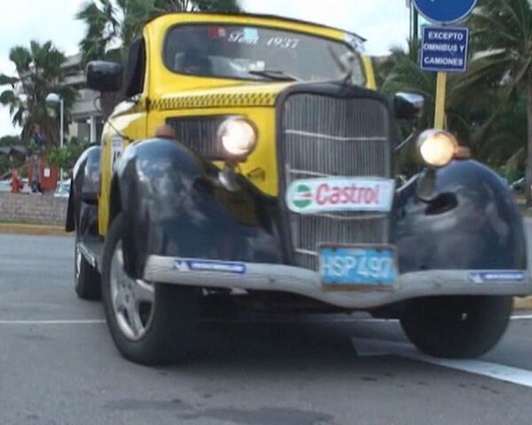 Antiguos coches “Ford”, “Alfa Romeo” y “Fiat” participan en rally de La Habana - Sputnik Mundo