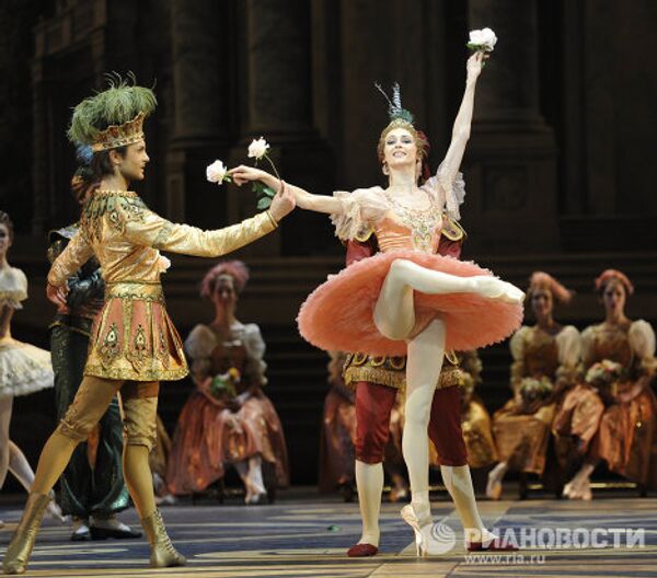 “La Bella Durmiente” y su prometido en el Teatro Bolshoi - Sputnik Mundo