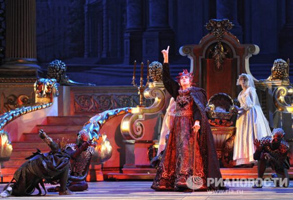“La Bella Durmiente” y su prometido en el Teatro Bolshoi - Sputnik Mundo