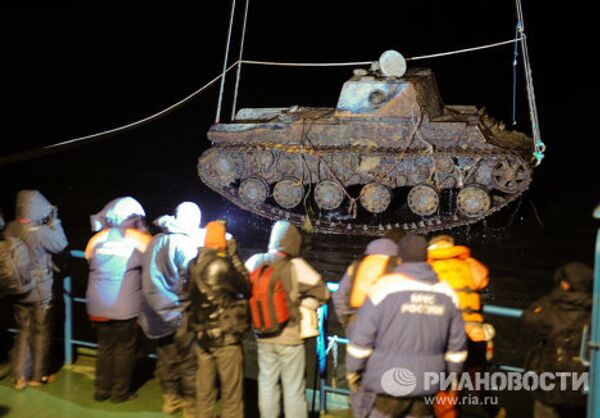 Tanque KV-1 recuperado tras casi 70 años en el fondo del río Neva - Sputnik Mundo