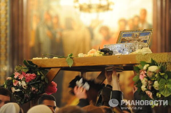 La reliquia sagrada Cinturón de la Virgen se expone en la catedral de Cristo Salvador de Moscú - Sputnik Mundo