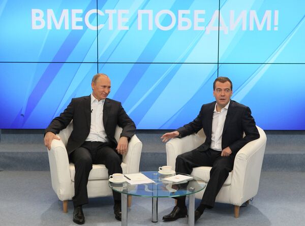 Vladímir Putin y Dmitri Medvédev - Sputnik Mundo