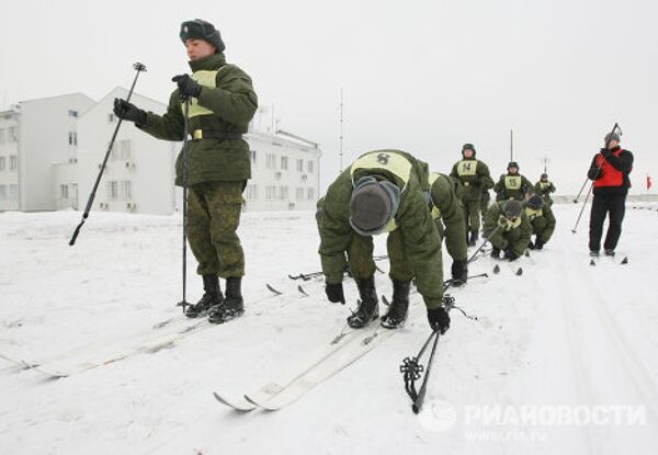 Entrenamiento invernal para los oficiales del Ejército ruso - Sputnik Mundo