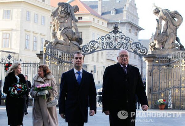 El presidente y la primera dama de Rusia visitan la República Checa - Sputnik Mundo