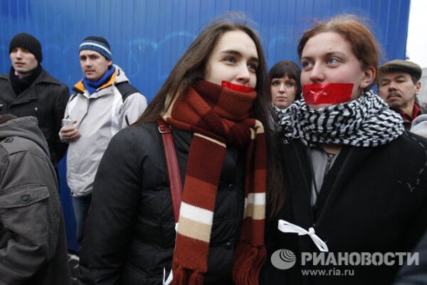 Protestas contra resultados de las legislativas en Moscú y San Petersburgo  - Sputnik Mundo
