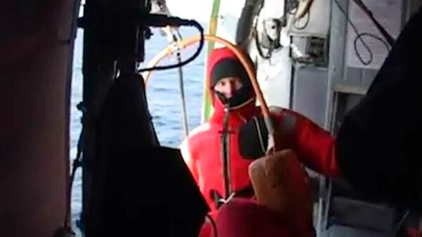 Continúan las labores de rescate en el mar de Ojotsk  - Sputnik Mundo