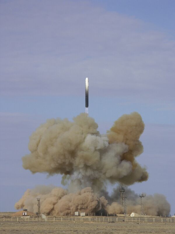 Rusia realiza exitosa prueba del prototipo de nuevo misil balístico intercontinental (Archivo) - Sputnik Mundo