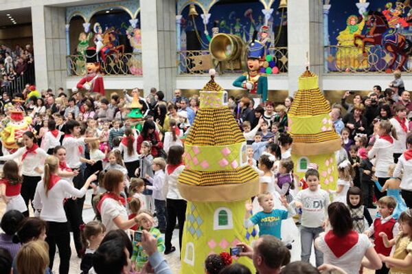El Kremlin ofrece espectáculo de Año Nuevo a niños de toda Rusia - Sputnik Mundo