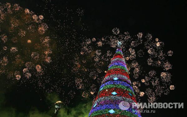 Espíritu festivo ilumina las ciudades del mundo - Sputnik Mundo