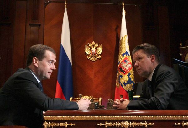Presidente ruso Dmitri Medvédev  y Alexei Miller, jefe del monopolio gasífero ruso Gazprom - Sputnik Mundo
