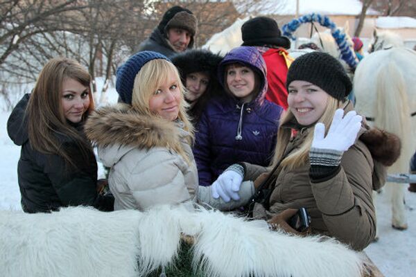 Fiesta del estudiantado en afueras de Moscú - Sputnik Mundo