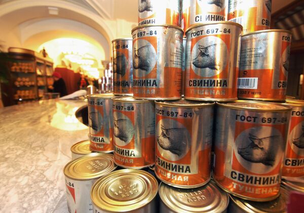 Expertos alemanes declaran comestible carne envasada en latas hace más de 60 años - Sputnik Mundo