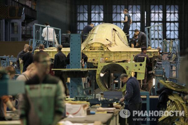 Planta donde se construyen los cazabombarderos Su-34 - Sputnik Mundo