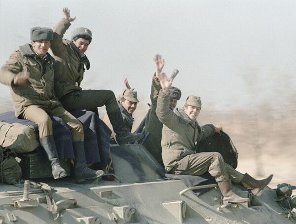 Afganistán declara feriado día en que la URSS completó retirada de sus tropas en 1989 - Sputnik Mundo