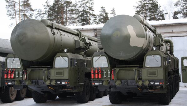 El Ejército ruso incorporará 24 sistemas de misiles balísticos Yars en 2015 - Sputnik Mundo