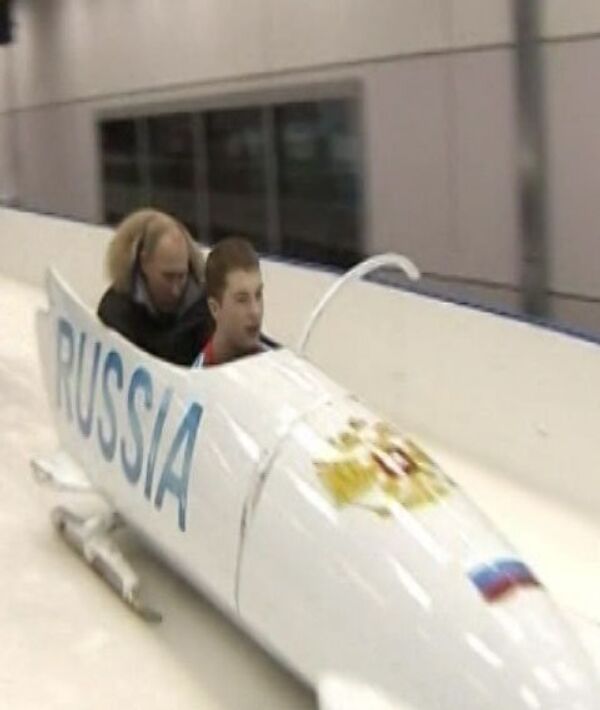 Putin experimenta las emociones del bobsleigh - Sputnik Mundo