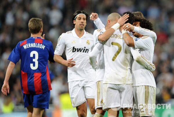 El Real Madrid derrota al CSKA por 4-1 para avanzar a cuartos de final de la Champions - Sputnik Mundo