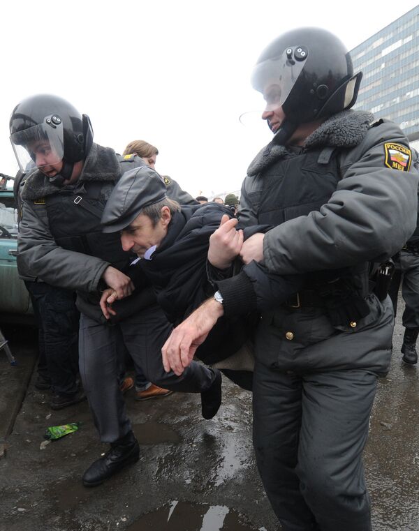 Al menos 20 opositores detenidos en Moscú durante protesta no autorizada - Sputnik Mundo