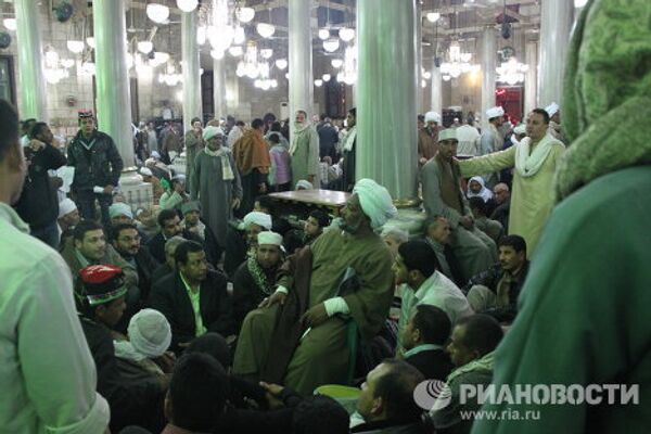 Festejos en El Cairo por el día del nacimiento del imán Husein - Sputnik Mundo