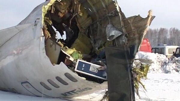 Imágenes desde el lugar del siniestro del avión ATR-72 en Siberia - Sputnik Mundo