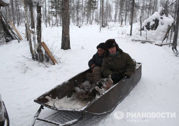 Rutina nómada de los pastores de renos en el Extremo Norte de Rusia - Sputnik Mundo
