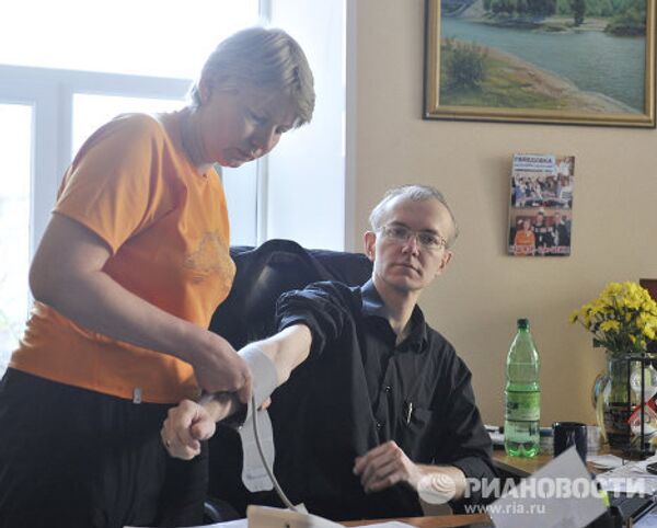 Ex candidato opositor a alcalde lleva 22 días en huelga de hambre en Astracán - Sputnik Mundo
