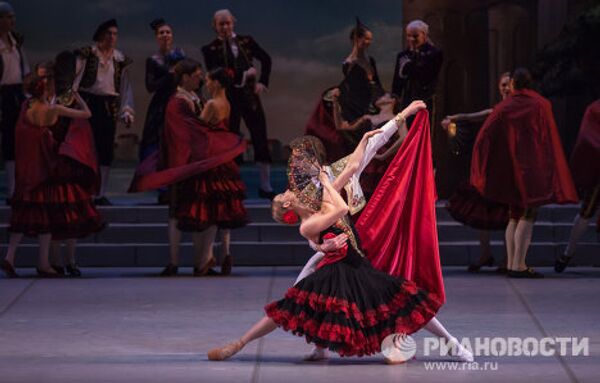 Pasiones españolas en el Teatro Mijáilovski y solistas que se evadieron del Bolshoi - Sputnik Mundo
