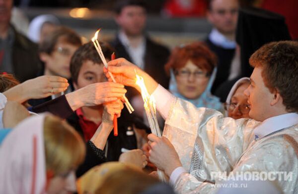 Misa de Pascua en la catedral de Cristo Salvador de Moscú - Sputnik Mundo