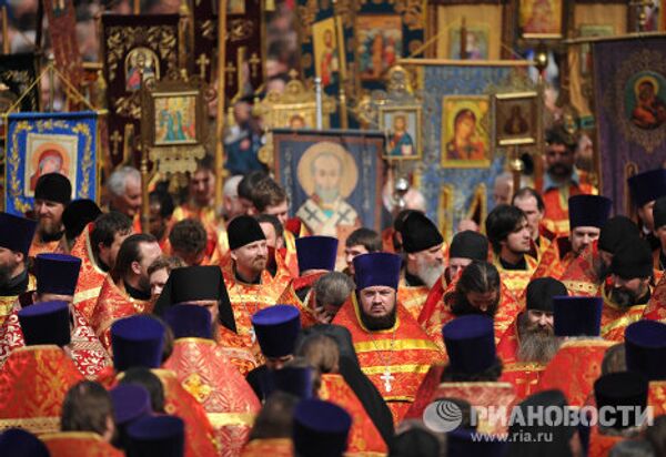 Rogativa para defender a la Iglesia y a la fe frente a la Catedral de Cristo el Salvador en Moscú - Sputnik Mundo