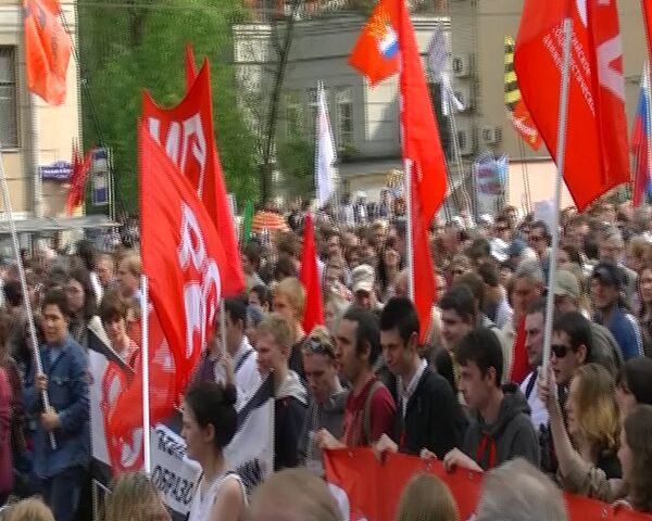 La oposición celebra protesta la víspera de la investidura de Putin - Sputnik Mundo