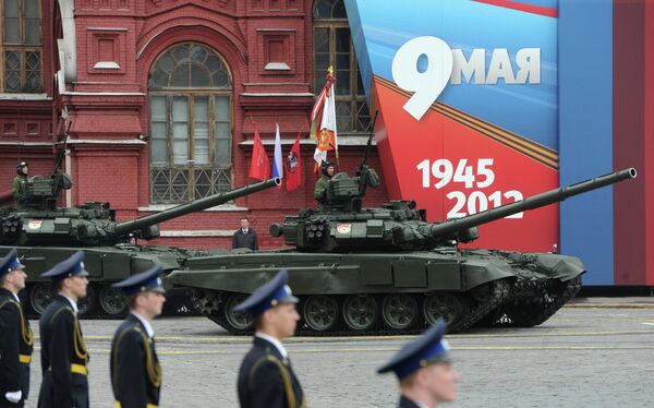 Rusia celebra el Día de la Victoria con gran desfile militar en la Plaza Roja - Sputnik Mundo