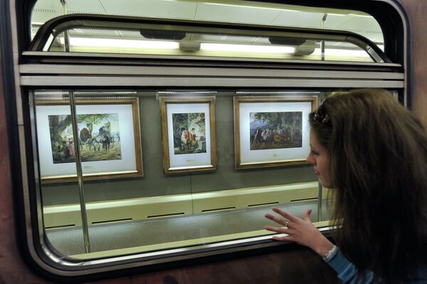 Tren con reproducciones de cuadros de pintores rusos empieza a circular en el metro de Moscú - Sputnik Mundo