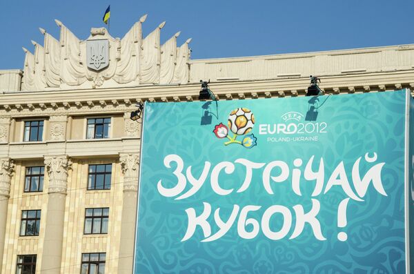 Ucrania y Polonia prometen garantizar total seguridad aérea durante la Eurocopa 2012 - Sputnik Mundo