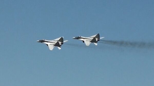 Cazas rusos Su-27 y MiG-29 simulan vuelos de combate en república rusa de Ingushetia - Sputnik Mundo