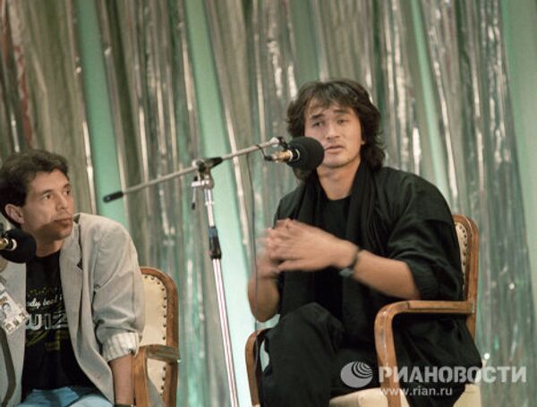 Cantante de rock Víctor Tsoi, de holgazán a “demonio del cuadro de Vrúbel” - Sputnik Mundo