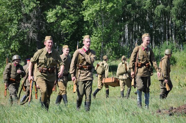 Clubes histórico-militares rusos reconstruyen episodios de la guerra contra Alemania nazi - Sputnik Mundo