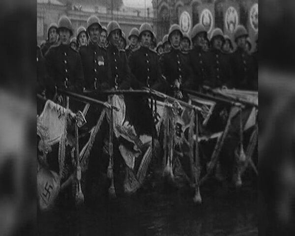 Desfile de la Victoria en la Plaza Roja de Moscú. Video de archivo, 24 de junio de 1945 - Sputnik Mundo