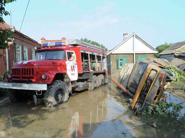 Consecuencias de las fuertes lluvias en la región de Krasnodar - Sputnik Mundo