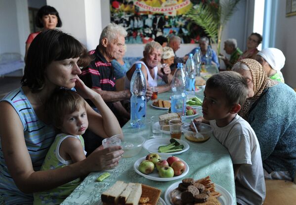 Habitantes de Krimsk que quedaron sin techo por inundación - Sputnik Mundo